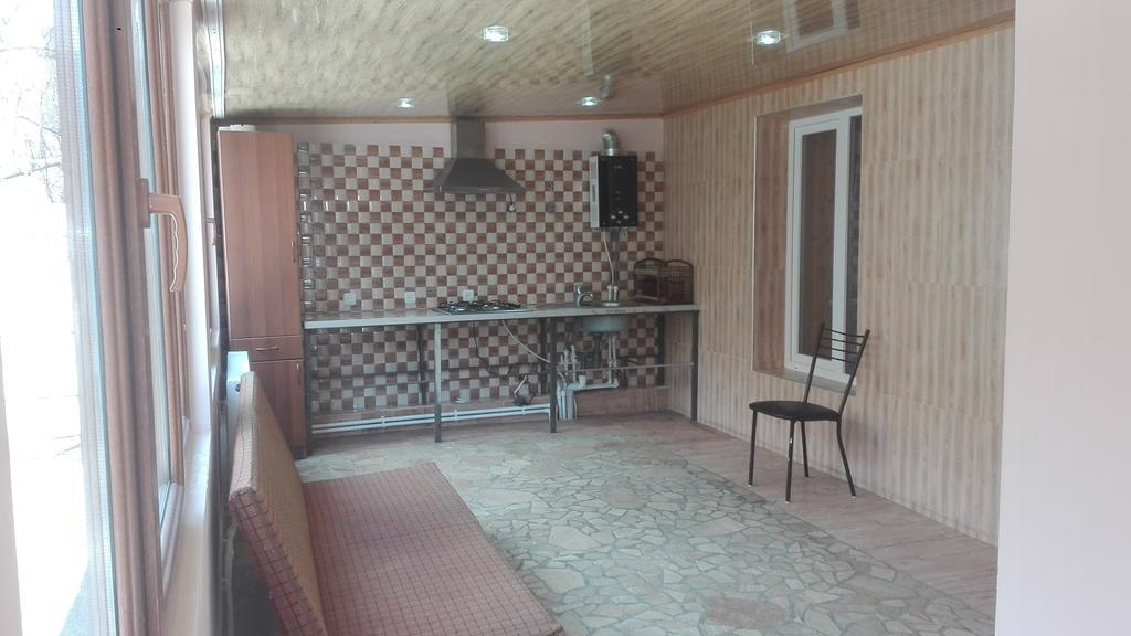 Guest House Sabauri Степанцмінда Екстер'єр фото